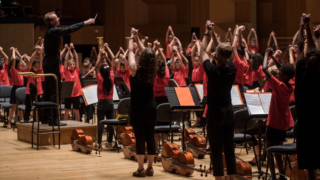 Orchestre Démos Lyon Métropole sur la scène de l'Auditorium