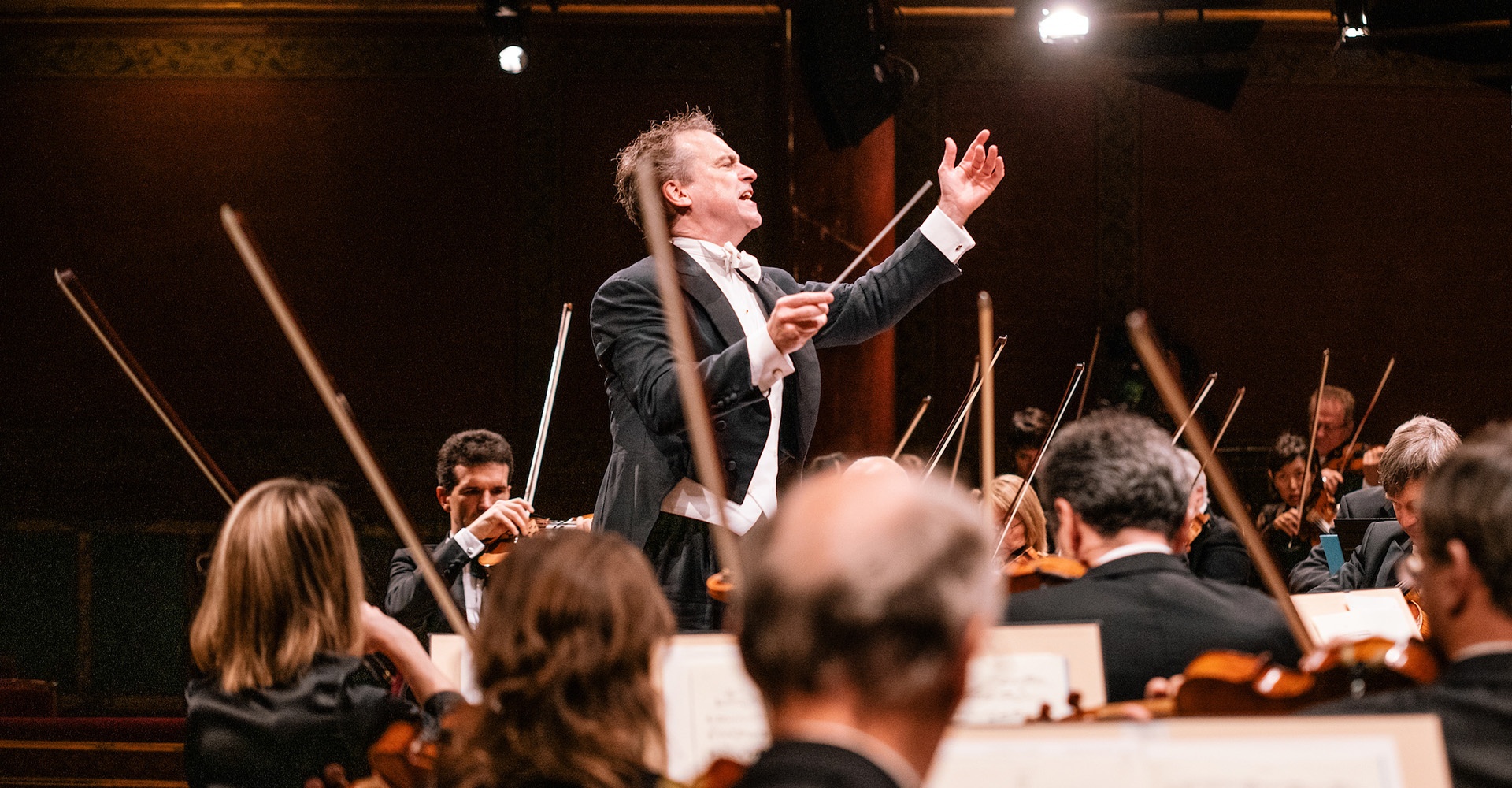 Jonathan NOTT dirigeant l'Orchestre de la Suisse Romande