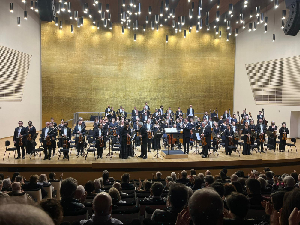 Orchestre national de Lyon sur la scène de l'Auditorio de la Diputación d'Alicante