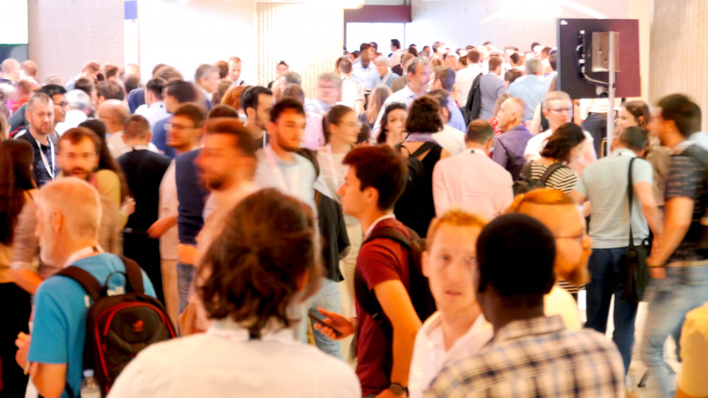 Public dans l'Atrium de l'Auditorium de Lyon