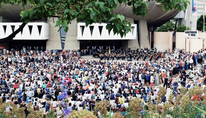 Concert de l’ONL sur la place Charles de Gaulle